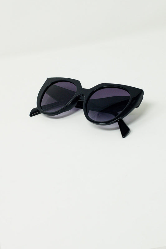 Oversized Cat Eye Sunglasses With Wide Rim in Black