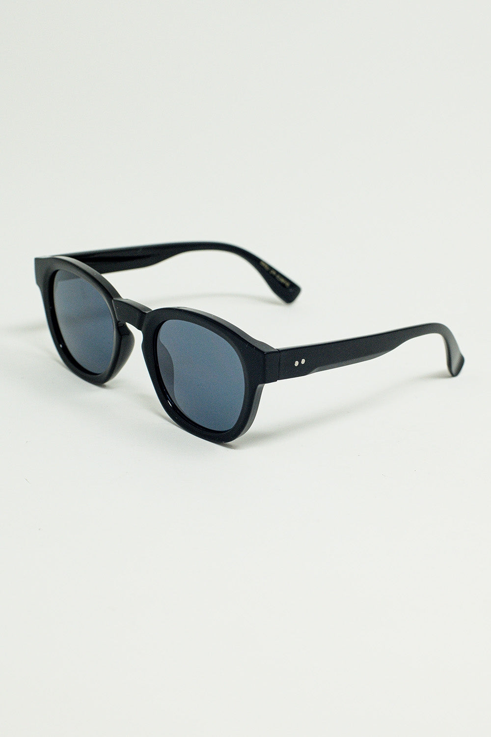 90's Round Sunglasses With Black Tinted Lenses and Black Frame