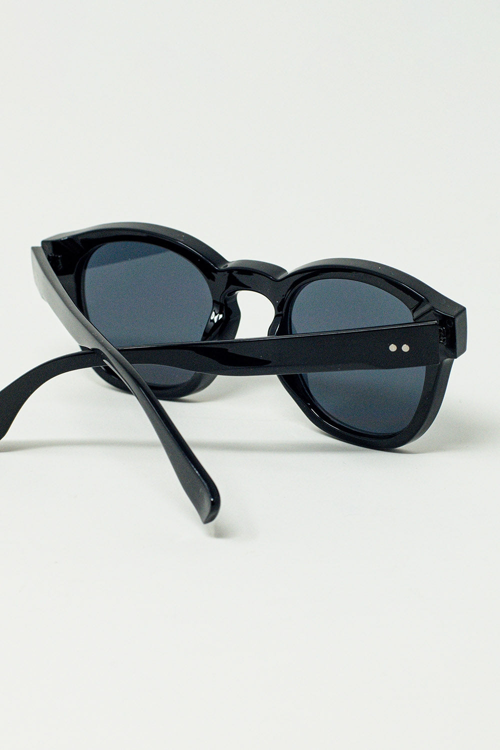 90's Round Sunglasses With Black Tinted Lenses and Black Frame