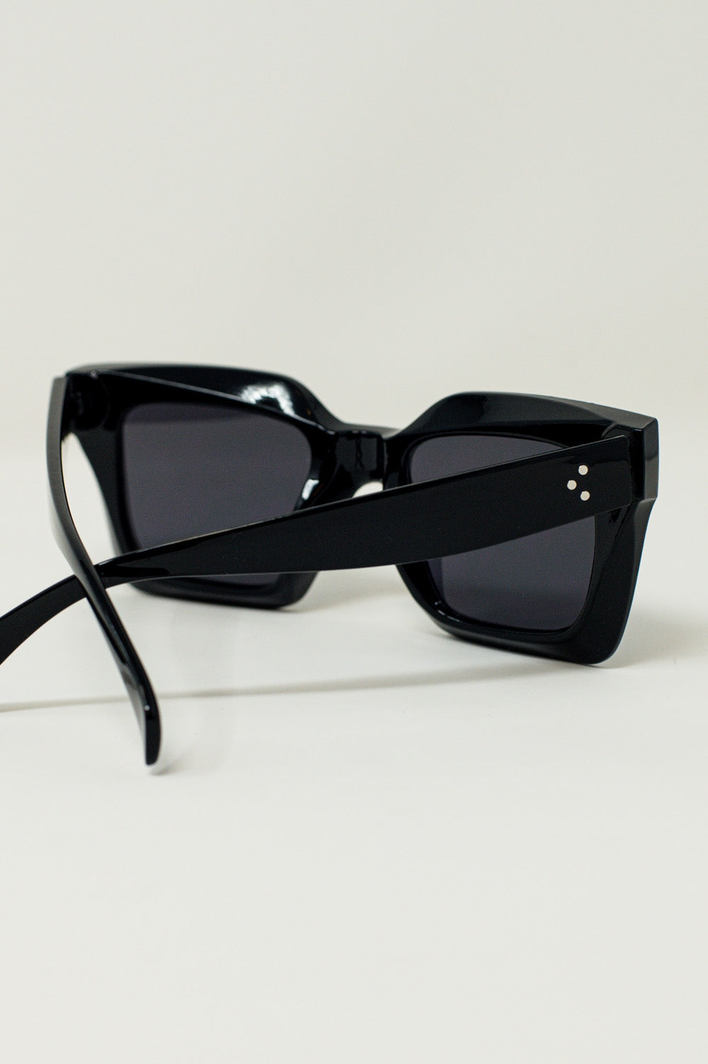 90's Squared Sunglasses in black