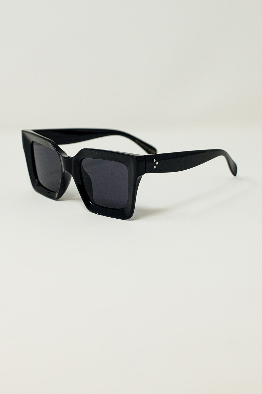 90's Squared Sunglasses in black