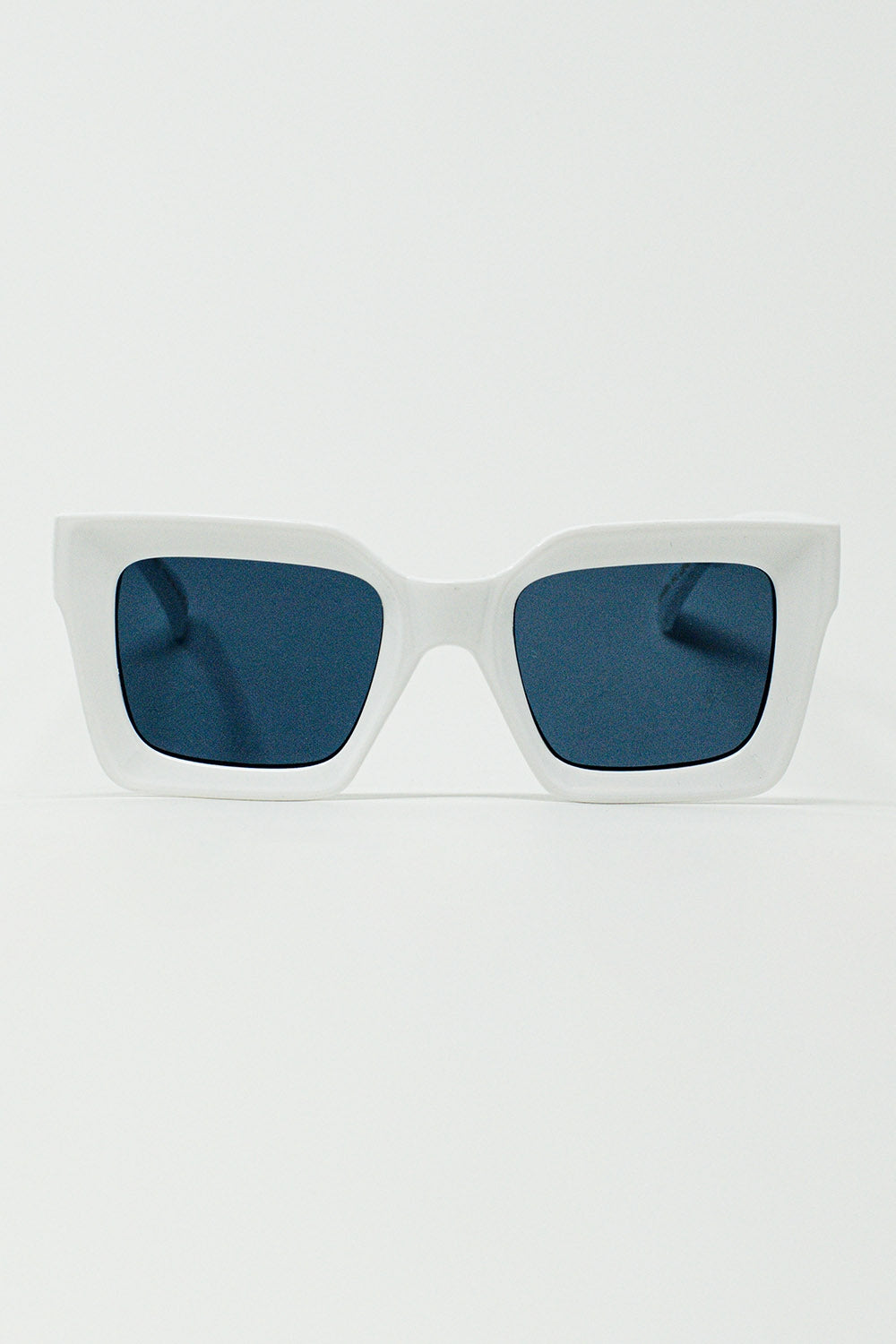 Q2 90's Squared Sunglasses in white