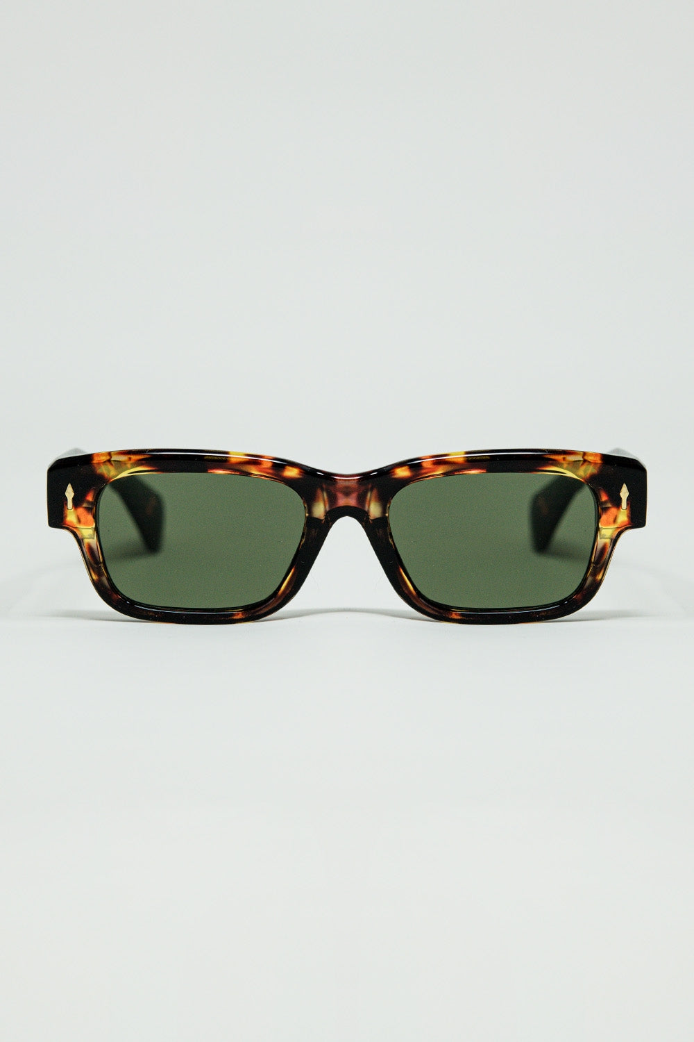 Q2 Amber Sunglasses with Dark Green Oval Lenses