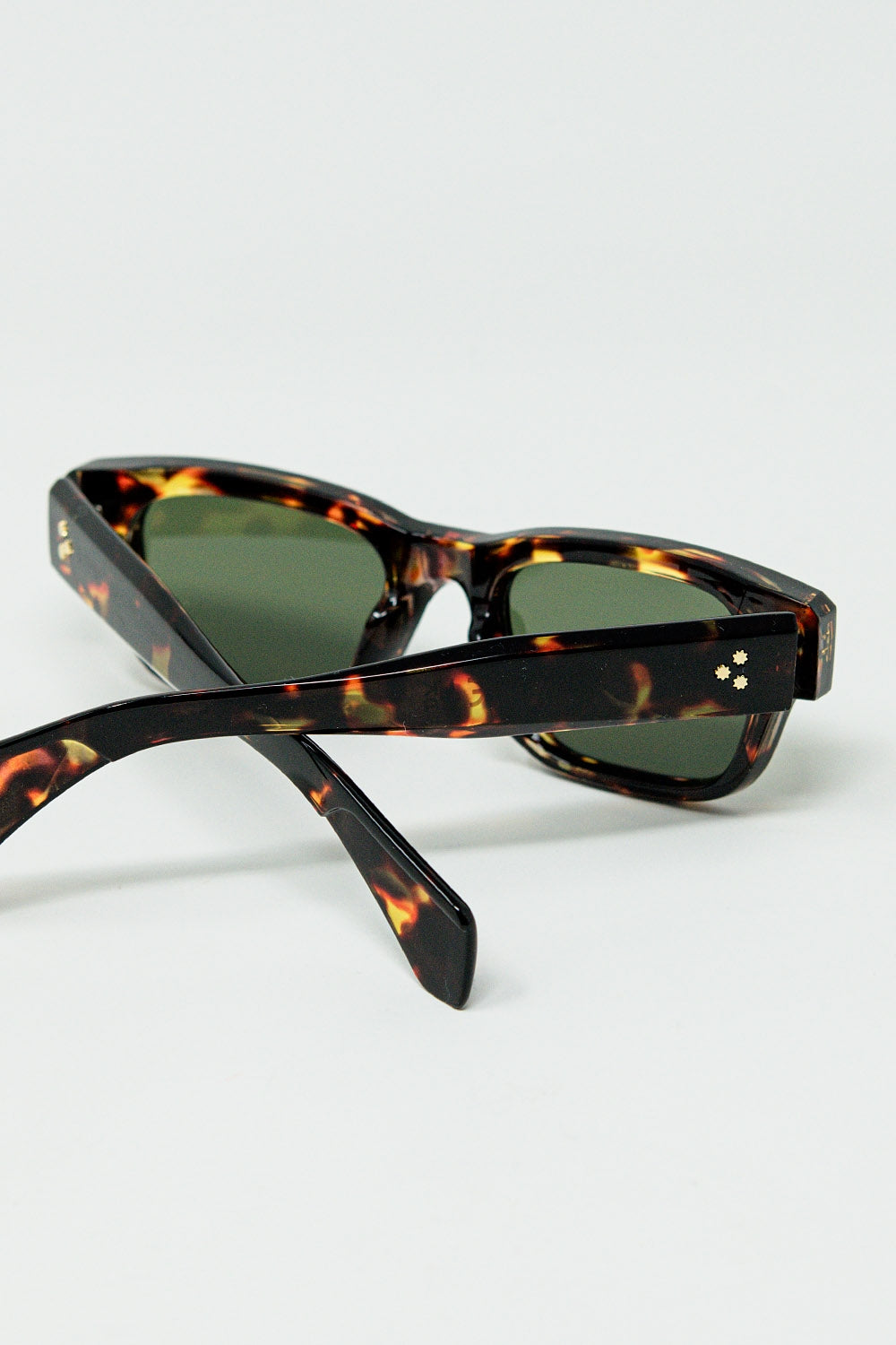 Amber Sunglasses with Dark Green Oval Lenses