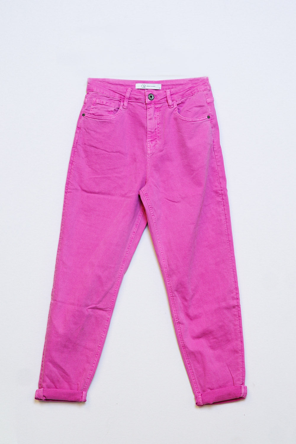 Jeans básicos ajustados hasta los tobillos en color rosa