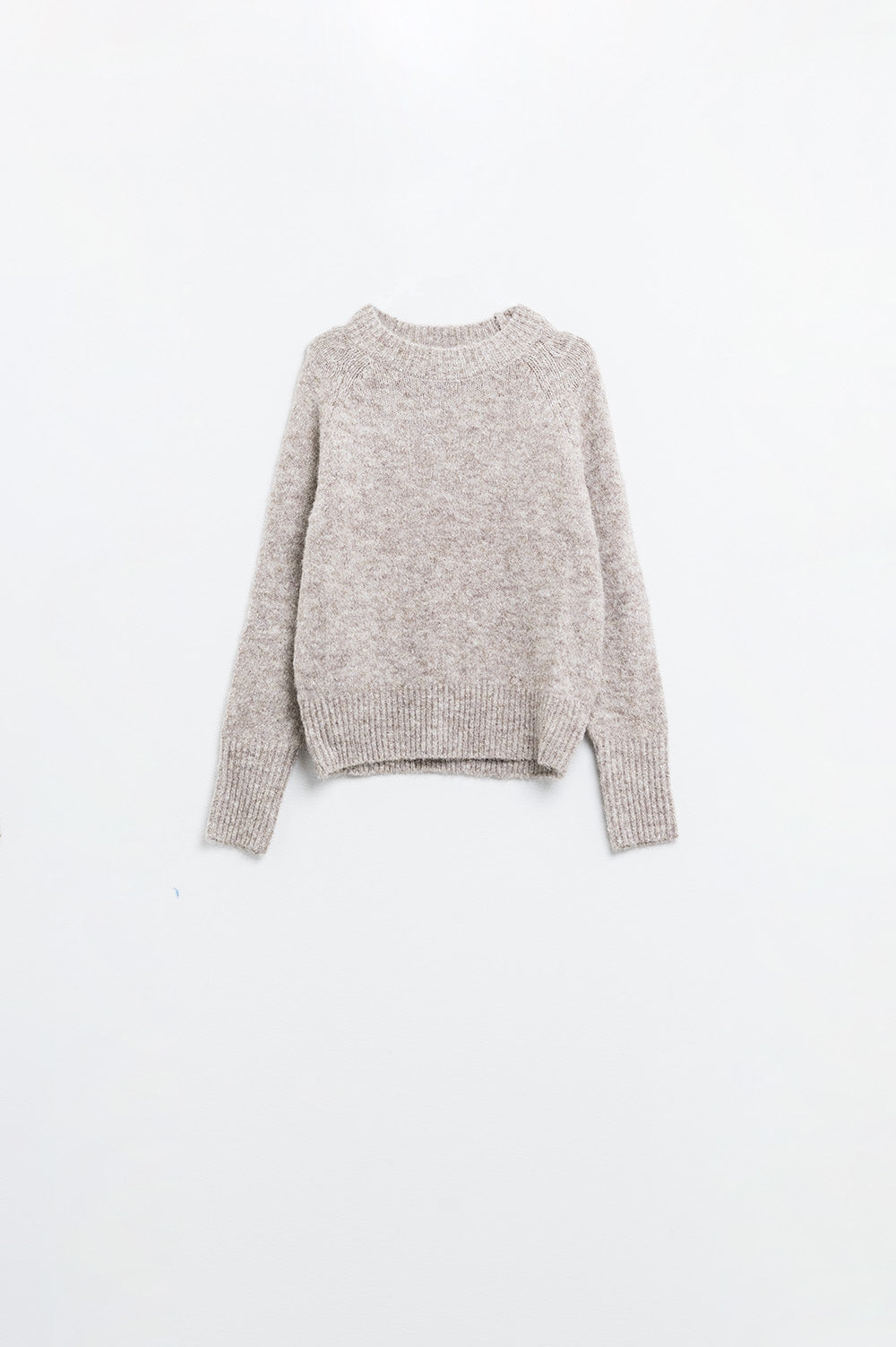 Q2 Basic Knited Crew Neck Sweater in beige color