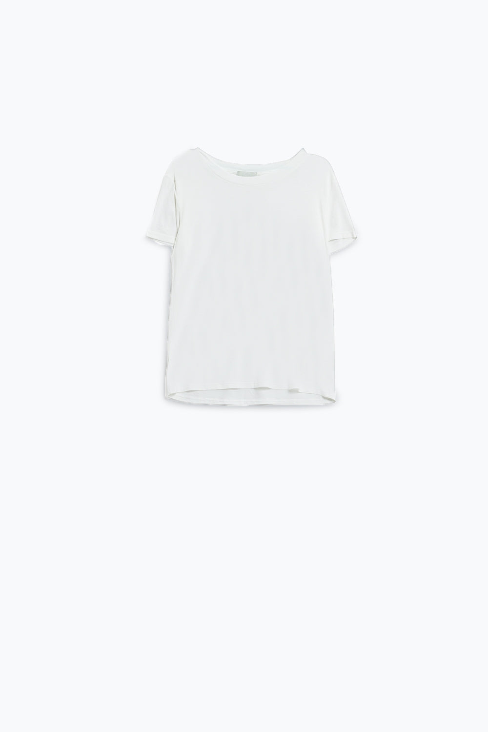 Camiseta básica de viscosa blanca con cuello redondo