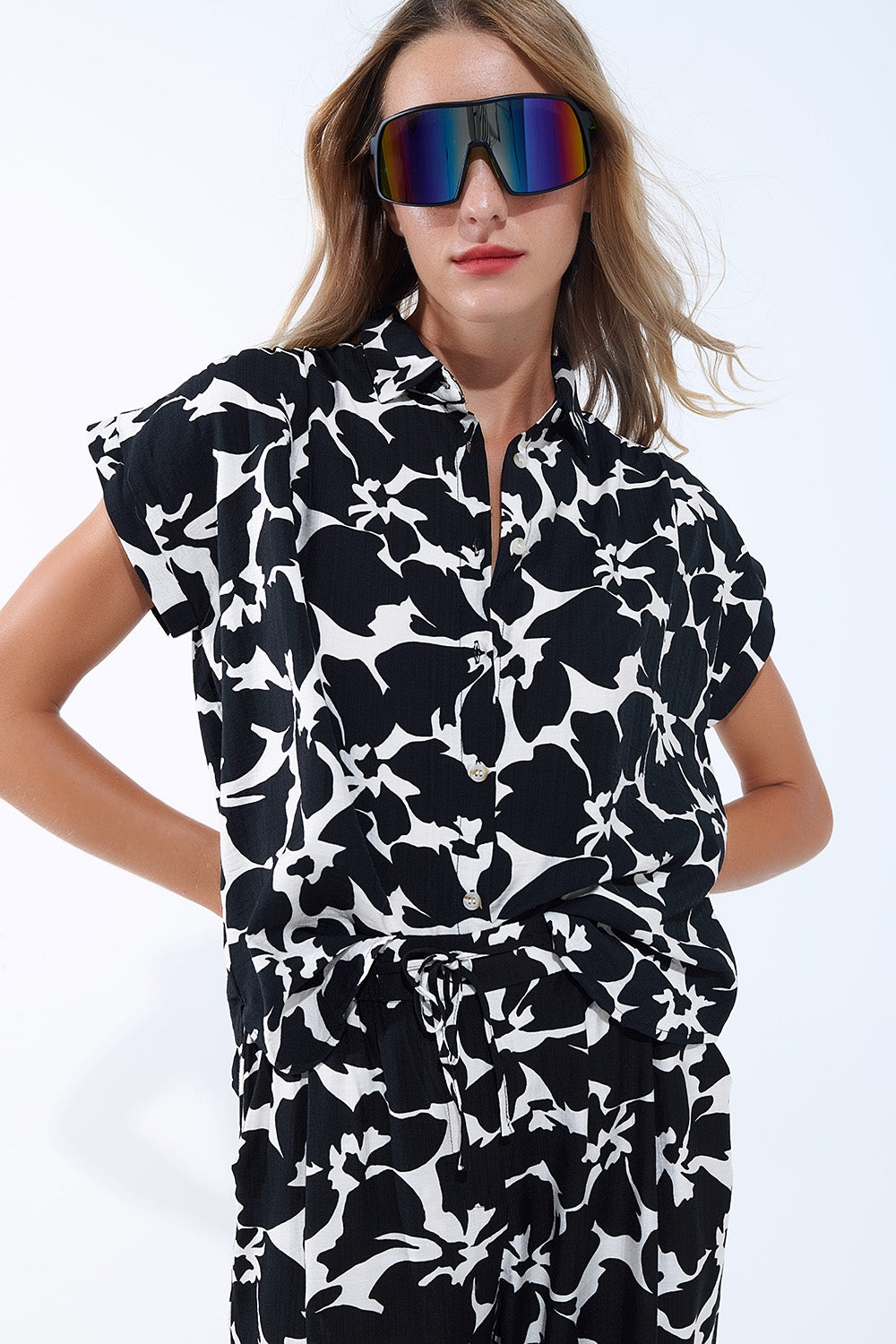 Black and white floral print shirt with short sleeves