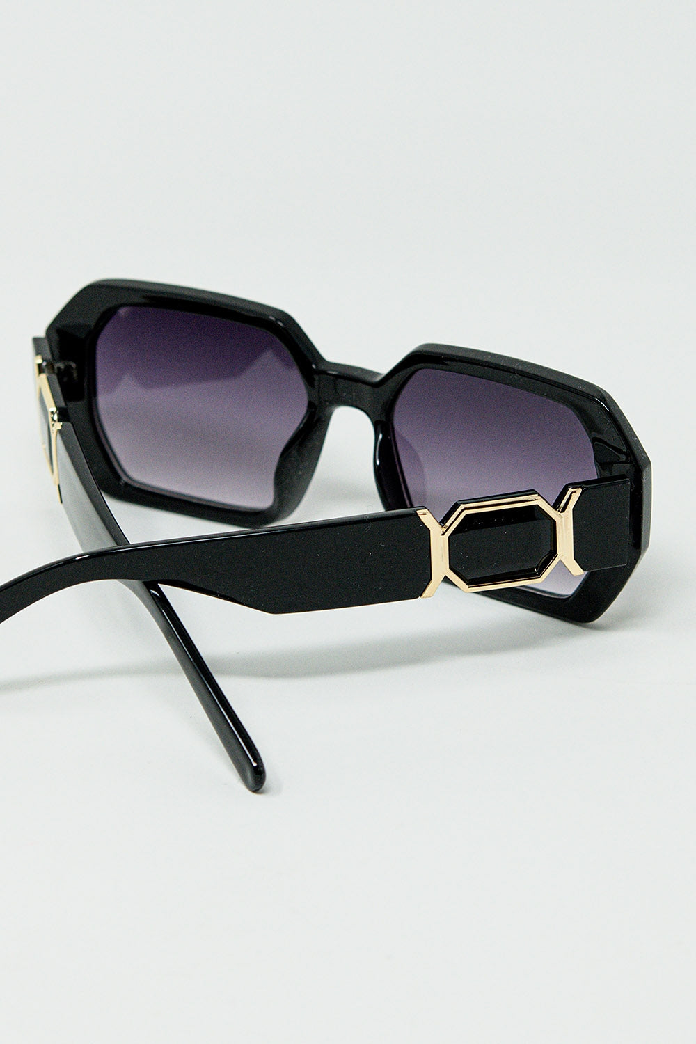 Black Diamond-Shaped Sunglasses and goldden detail