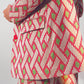 Blazer in pink geometric print