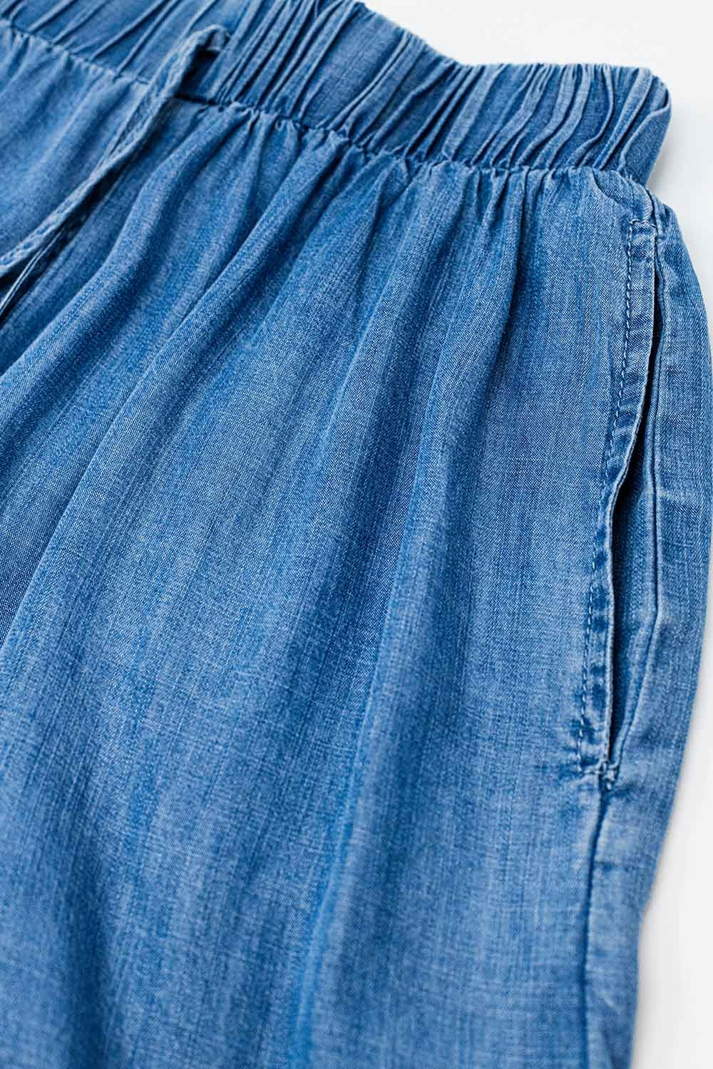 Pantalones anchos fluidos estilo denim de tencel azul