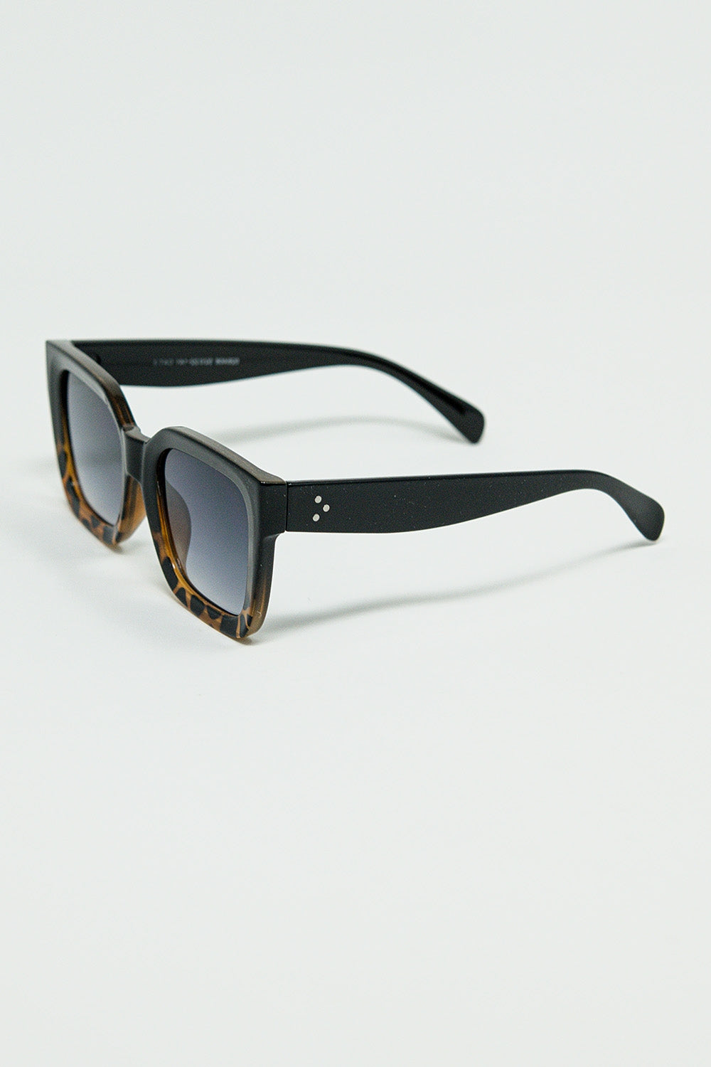 Brown Square sunglasses with gradient in animal print