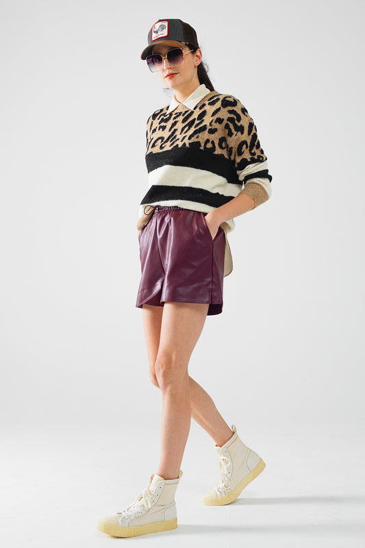 Burgundy faux leather shorts with gathering at the waist with drawstring