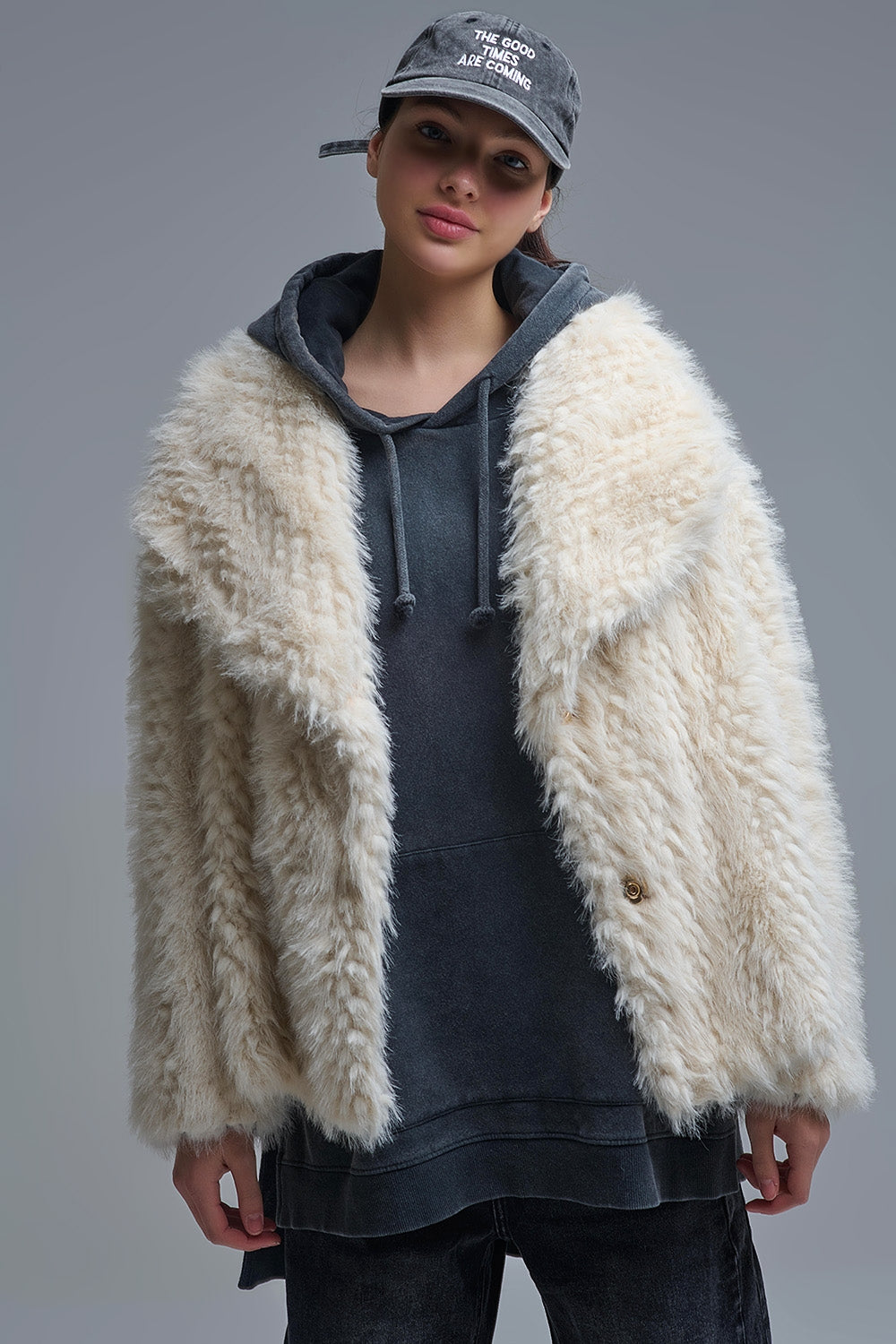 Chic beige Faux Fur Jacket with a wide neck