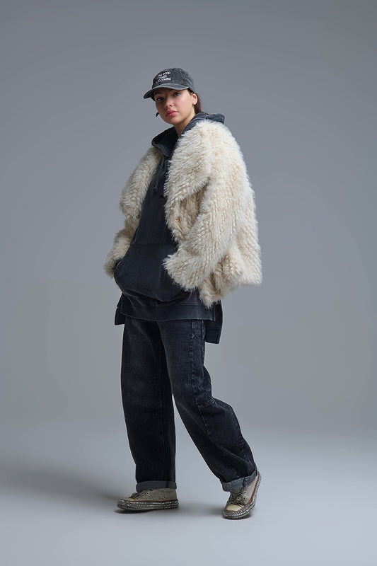 Chic beige Faux Fur Jacket with a wide neck