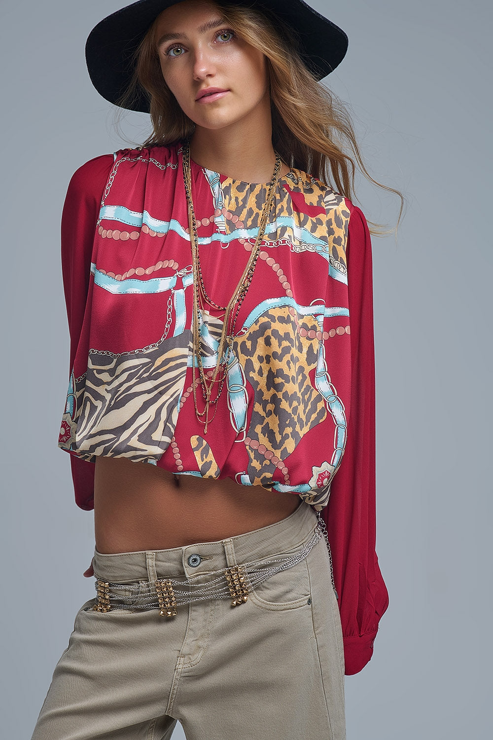 Q2 Chic Red Cropped Blouse with Abstract Print