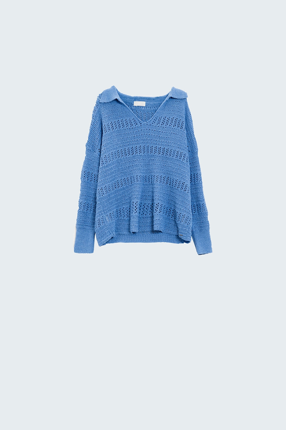 Jersey de punto de croché con cuello de pico y cuello tipo polo en azul