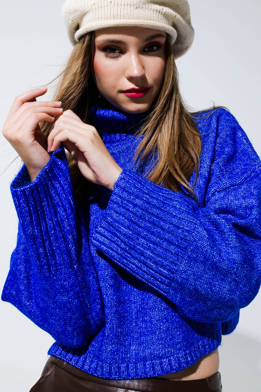 Cropped Chunky Knit Sweater With Turtle Neck in Blue