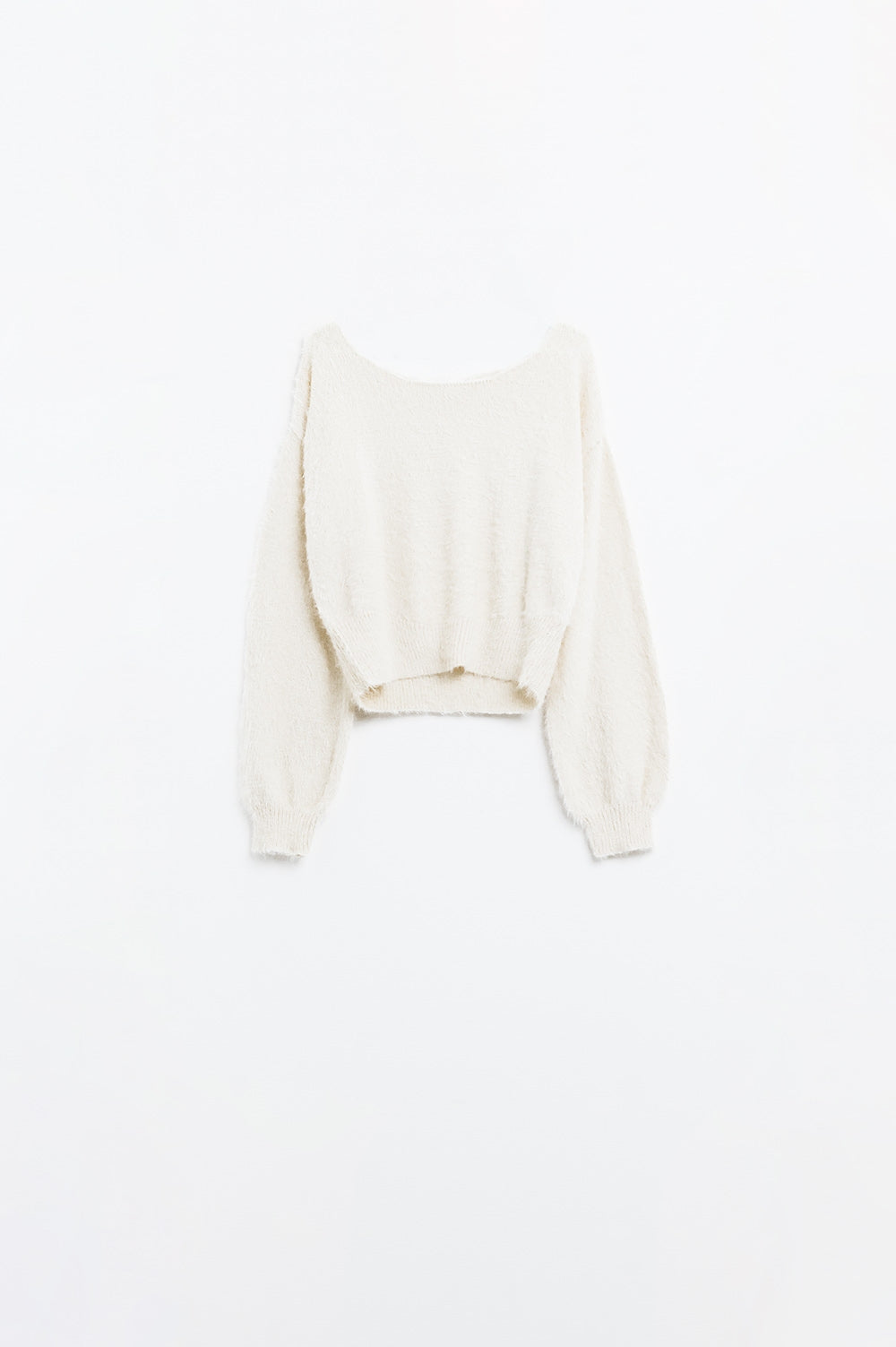 cropped fluffy sweater in cream fitted at the waist