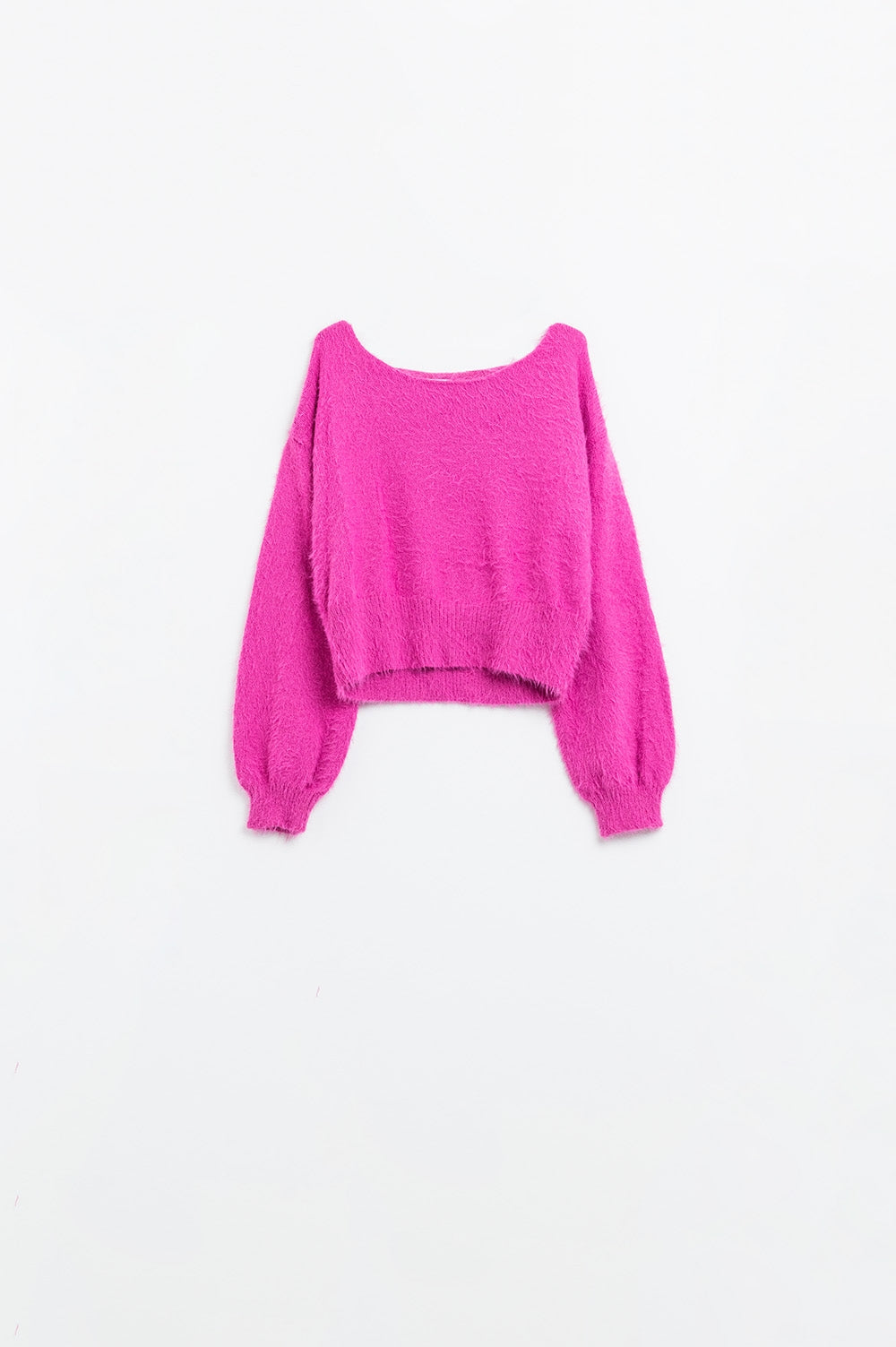 Q2 cropped fluffy sweater in fuchsia fitted at the waist