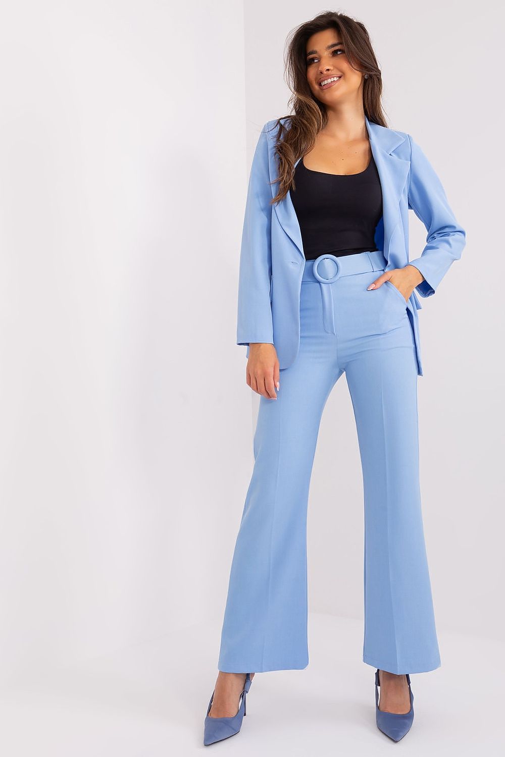 Italy Moda Chic: Elegant Flared Trousers for Formal Wear