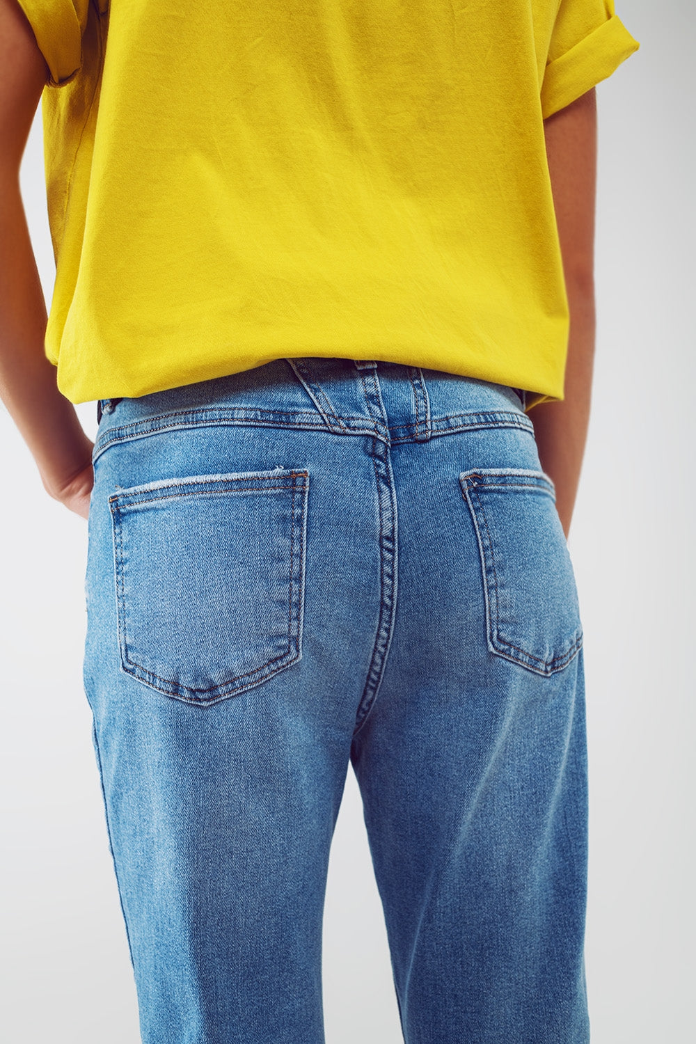 Distressed Regular Jeans in Light Blue Wash