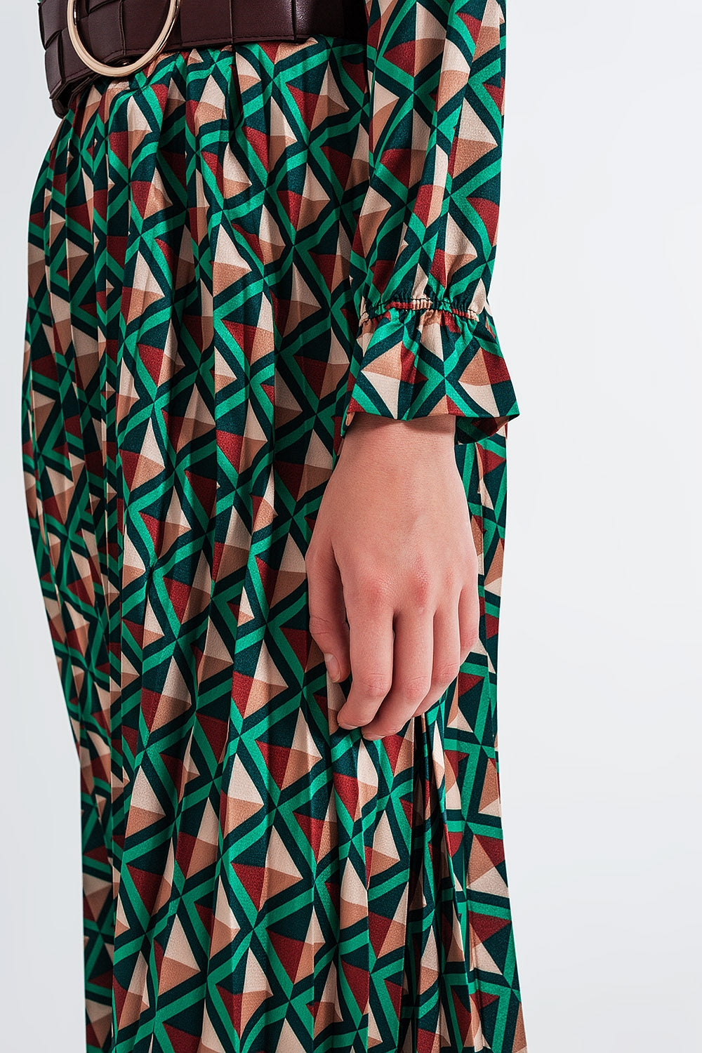 Vestido midi cruzado con lazo en estampado geométrico de mosaico verde