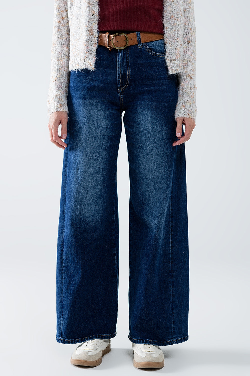 Q2 Extra wide leg washed denim with side seam