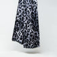 Q2 Fine woven scarf with leopard print in grey