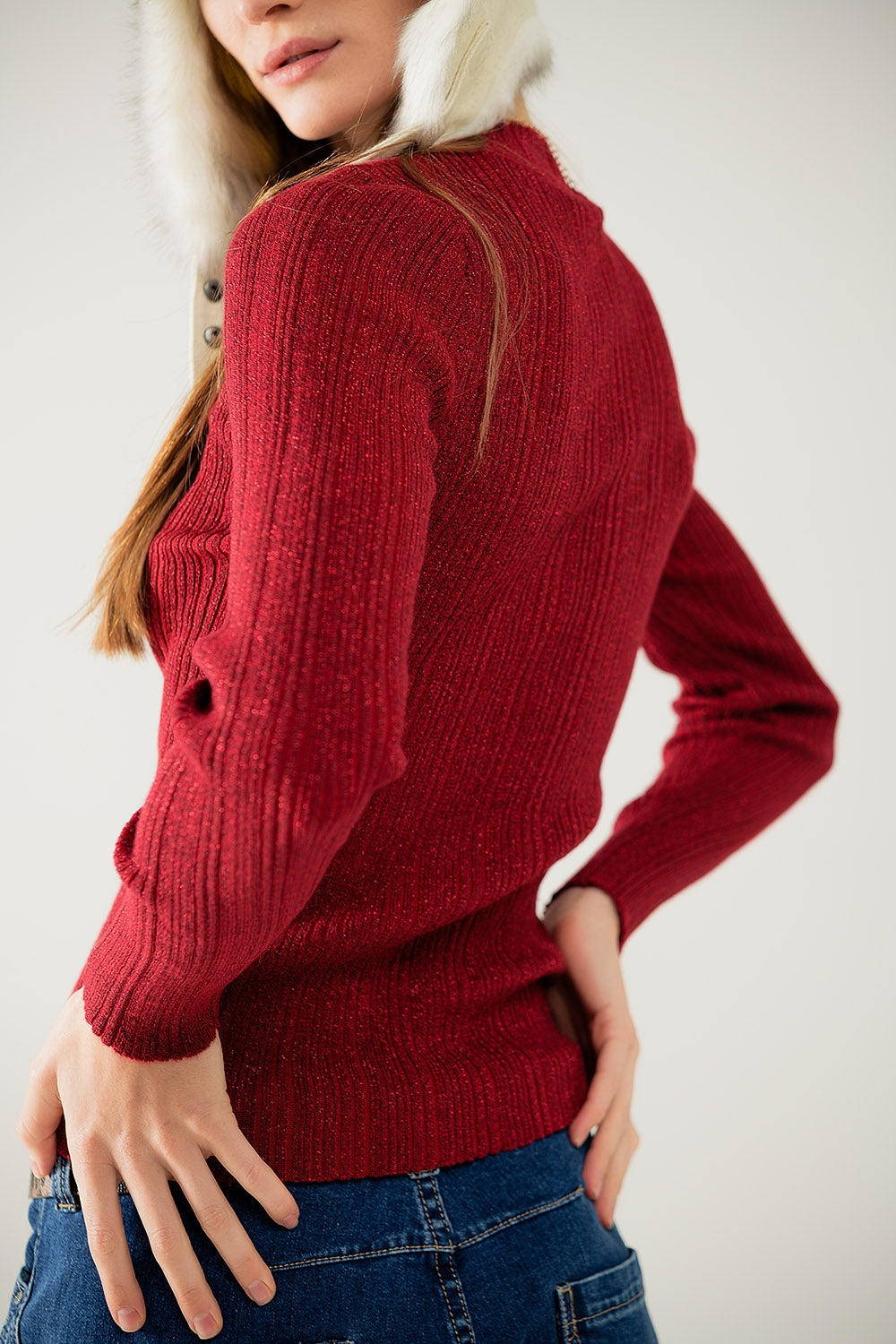 Fitted ribbed sweater in maroon with silver thread detail