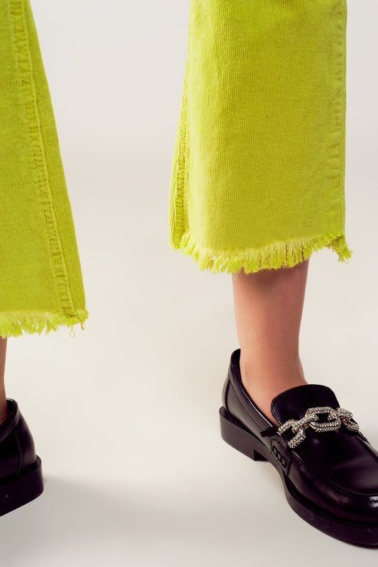 Pantalones acampanados de pana en verde lima