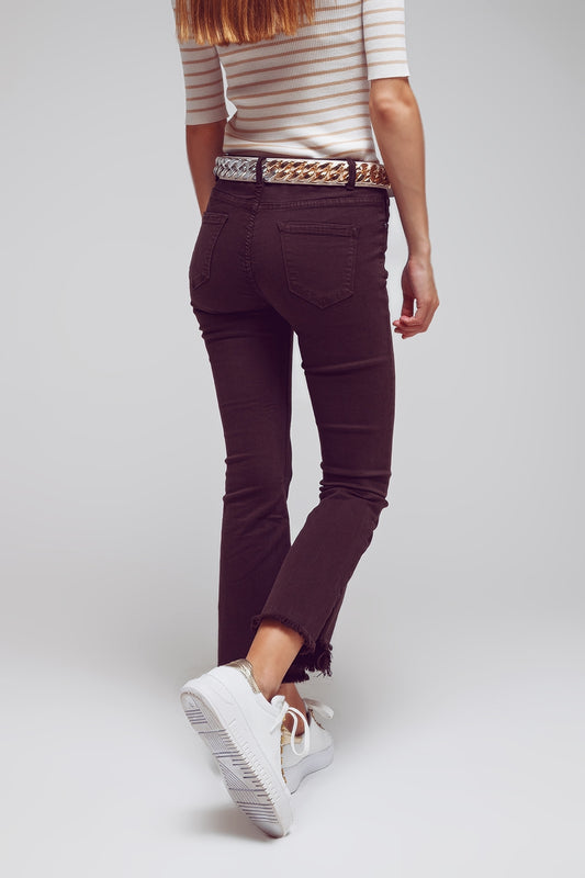 Vaqueros acampanados con dobladillo sin rematar en marrón