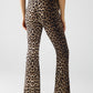 Leggings de spandex acampanados con estampado de leopardo