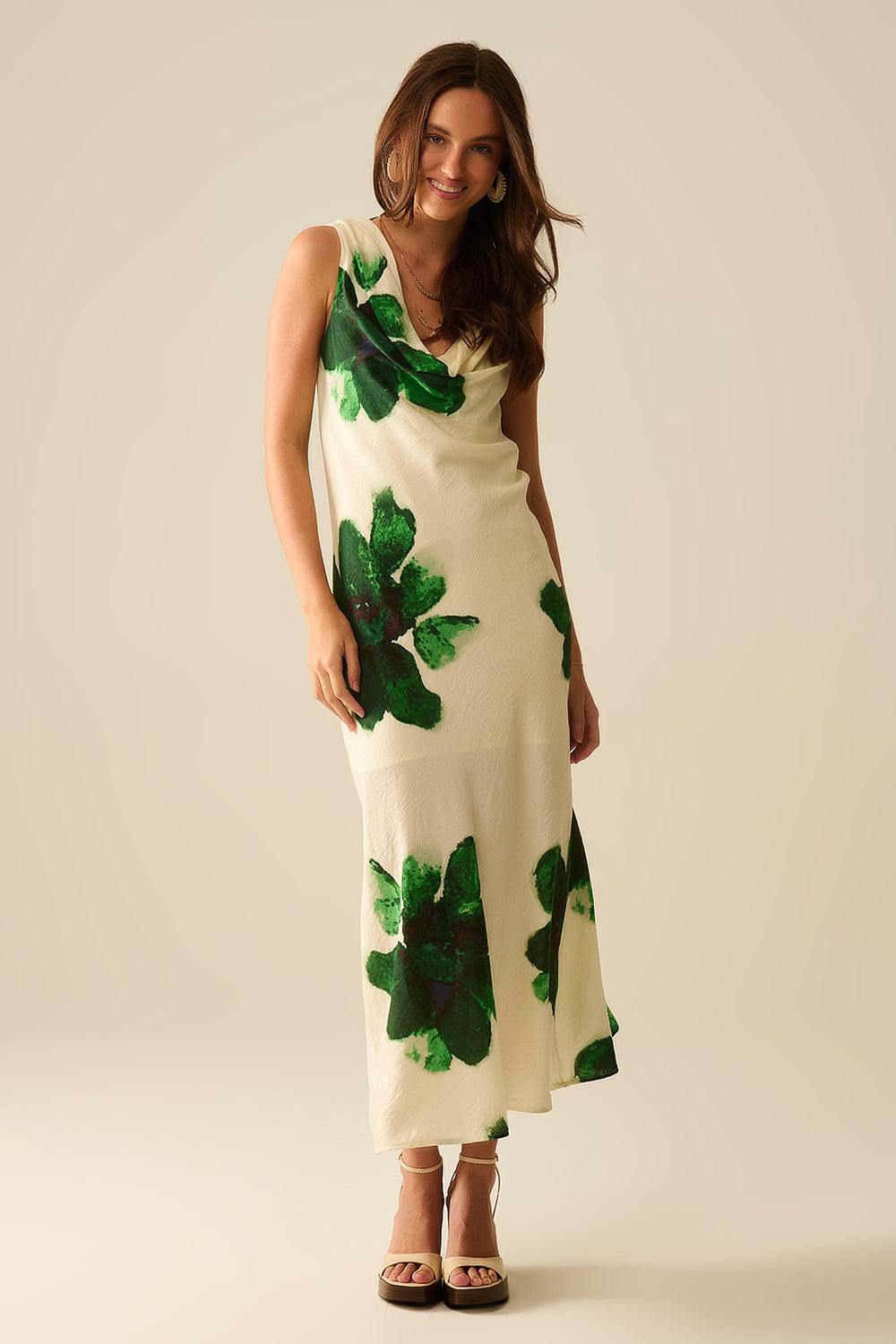 Q2 Flowy sleeveless Green maxi dress with floral print