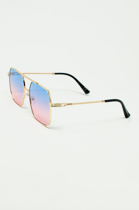 Gafas de sol con montura cuadrada dorada en azul claro degradado con rosa