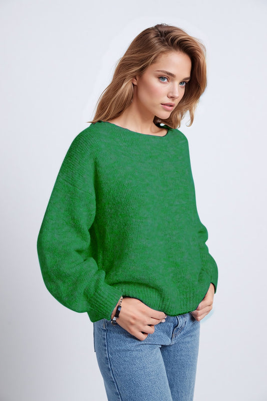Q2 Green sweater with long sleeves and rounded collar