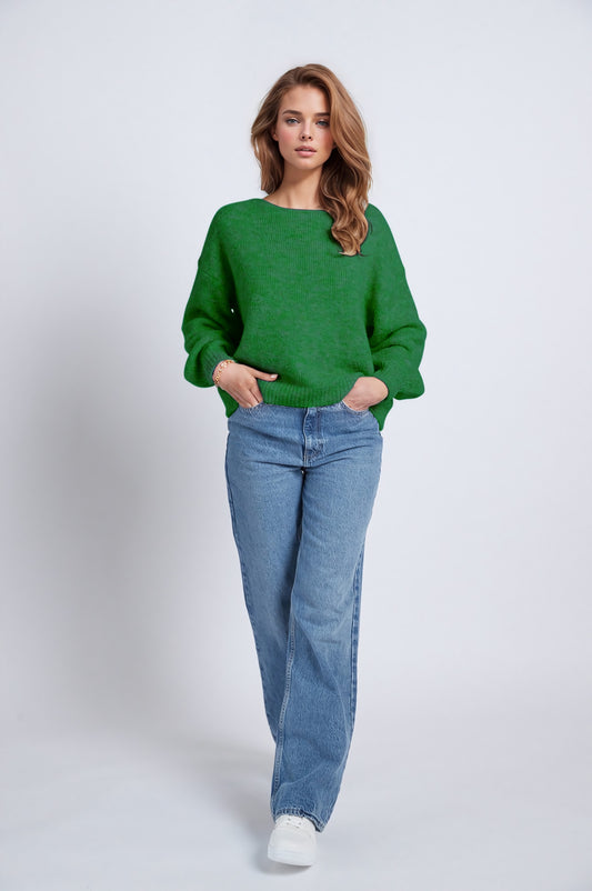 Green sweater with long sleeves and rounded collar