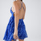 Vestido BabyDoll con espalda abierta y cuello halter en estampado de serpiente azul