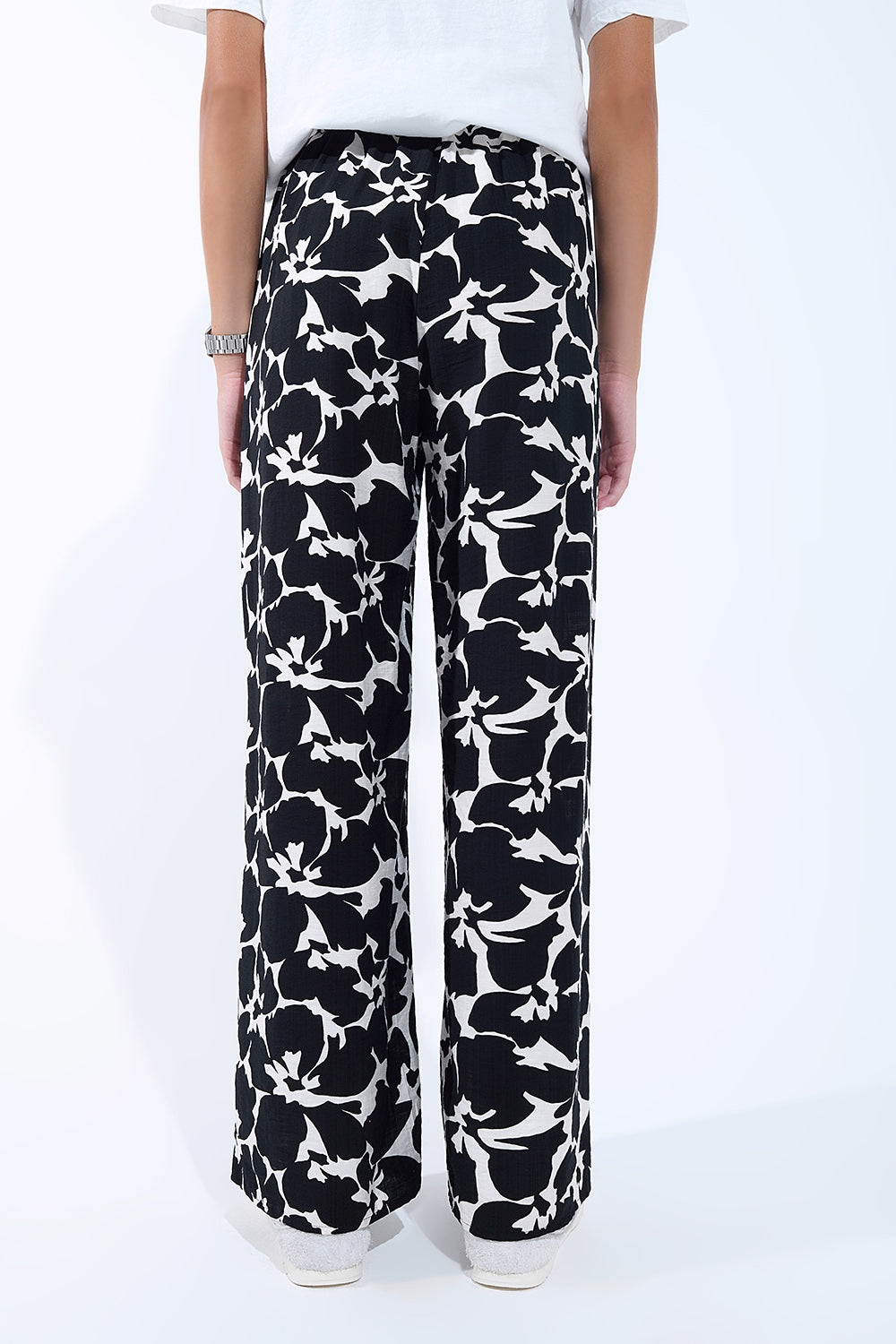 Hawaiian Floral Print Straight Pants in Black and White