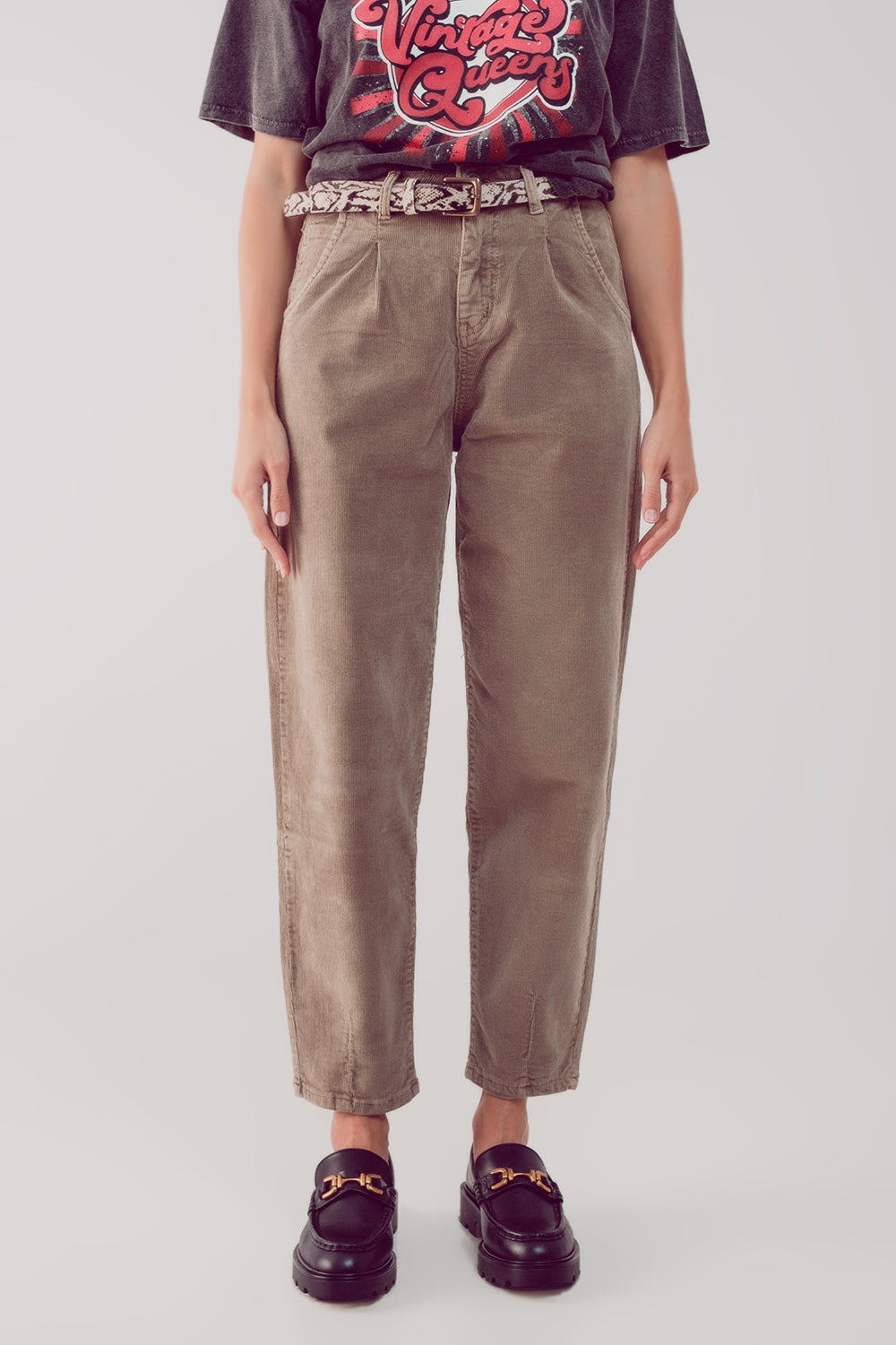 Q2 High rise slouchy mom pants in beige cord