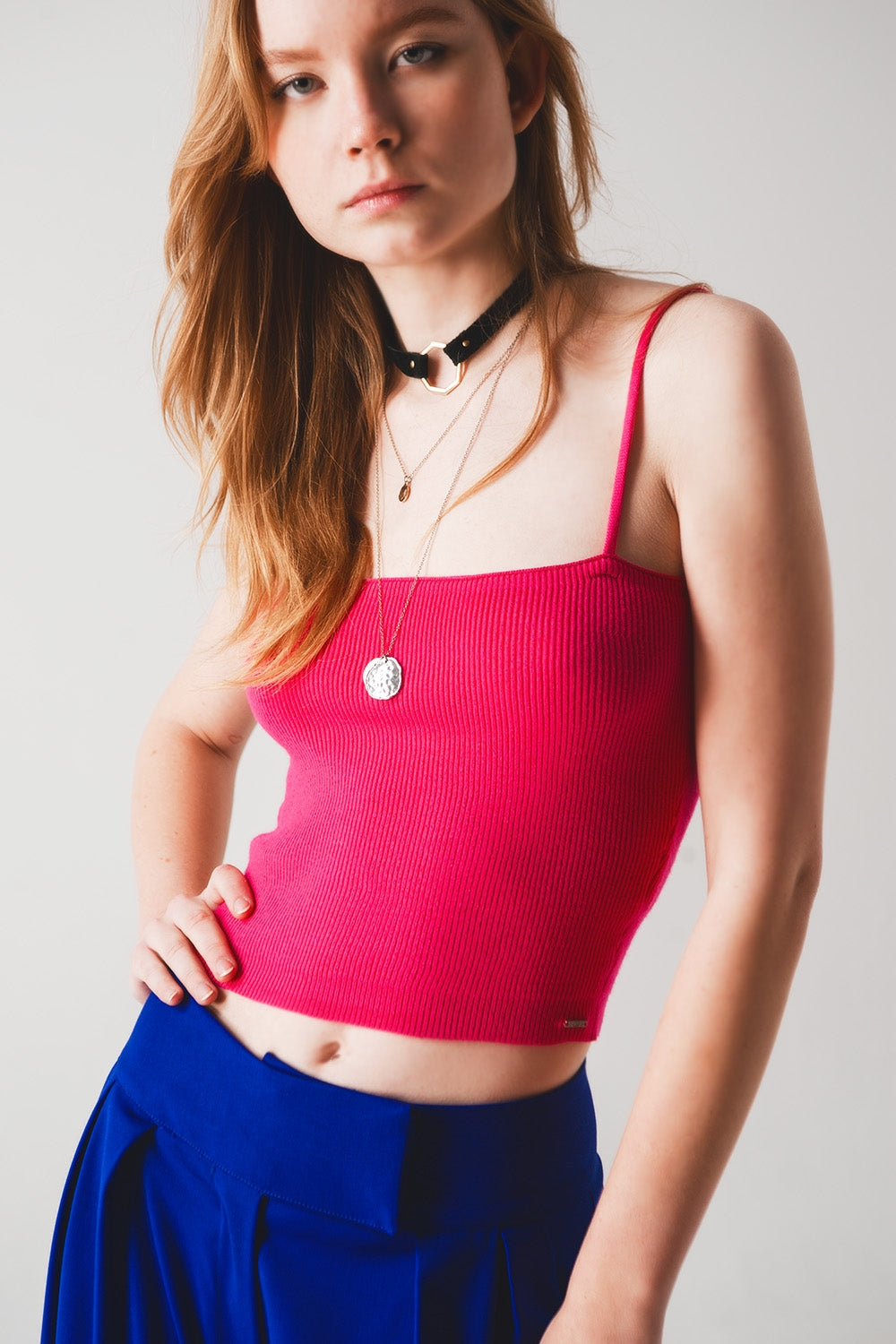 Q2 Knitted clean ribbed tank top in fucshia