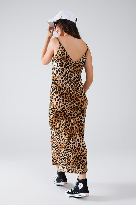 Vestido camisero midi con estampado de leopardo