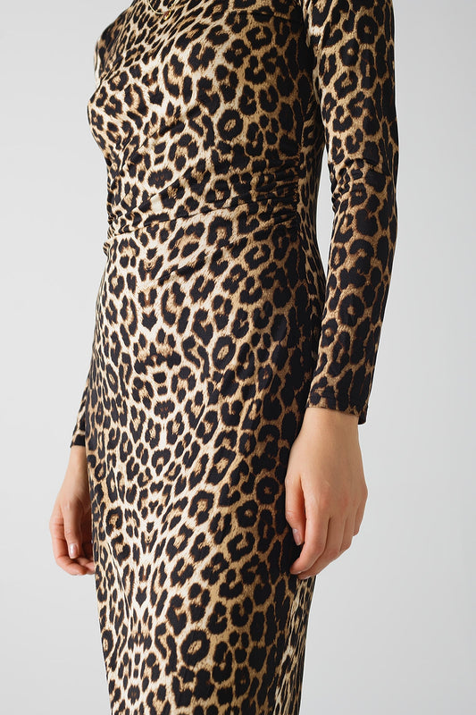 Vestido de spandex con estampado de leopardo y detalle de pliegues en la cintura