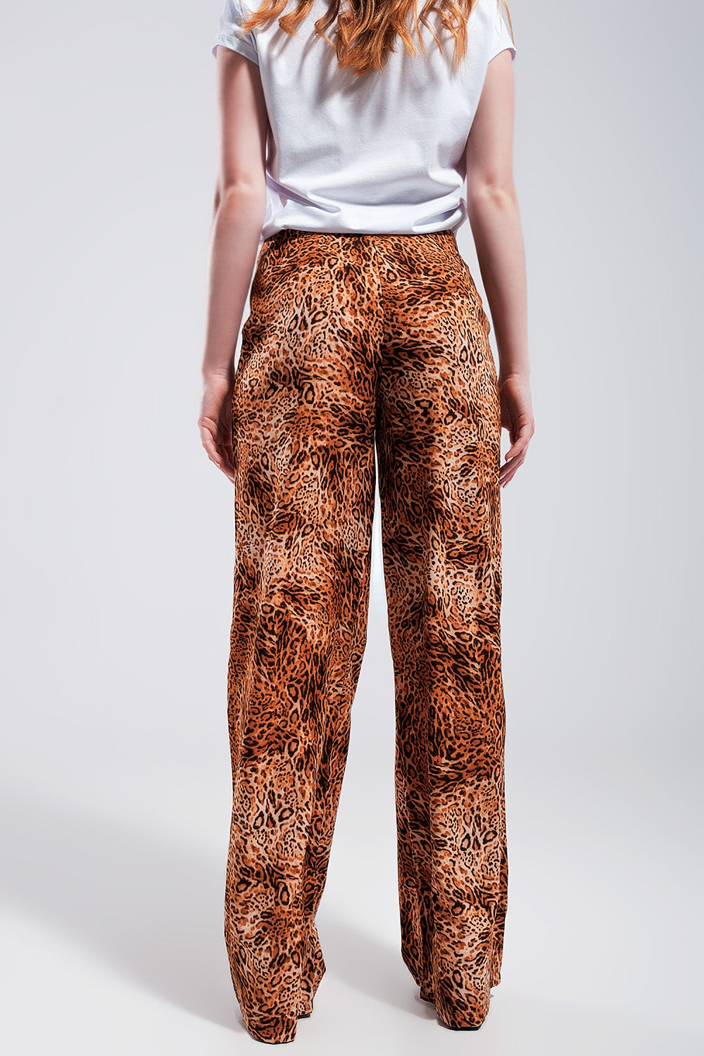 Pantalones anchos con estampado de leopardo en marrón