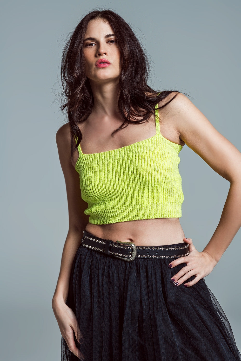 Crop top verde lima con tirantes finos