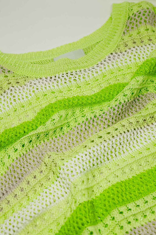 Suéter multicolor claro de manga larga con cuello barco