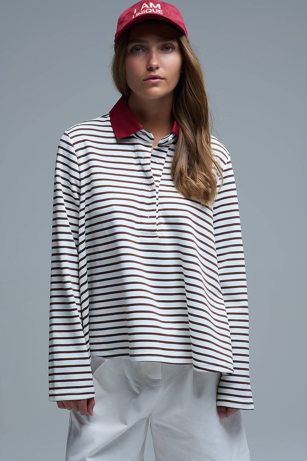 Q2 Long Sleeve Relaxed Striped Polo Sweater in White and Brown