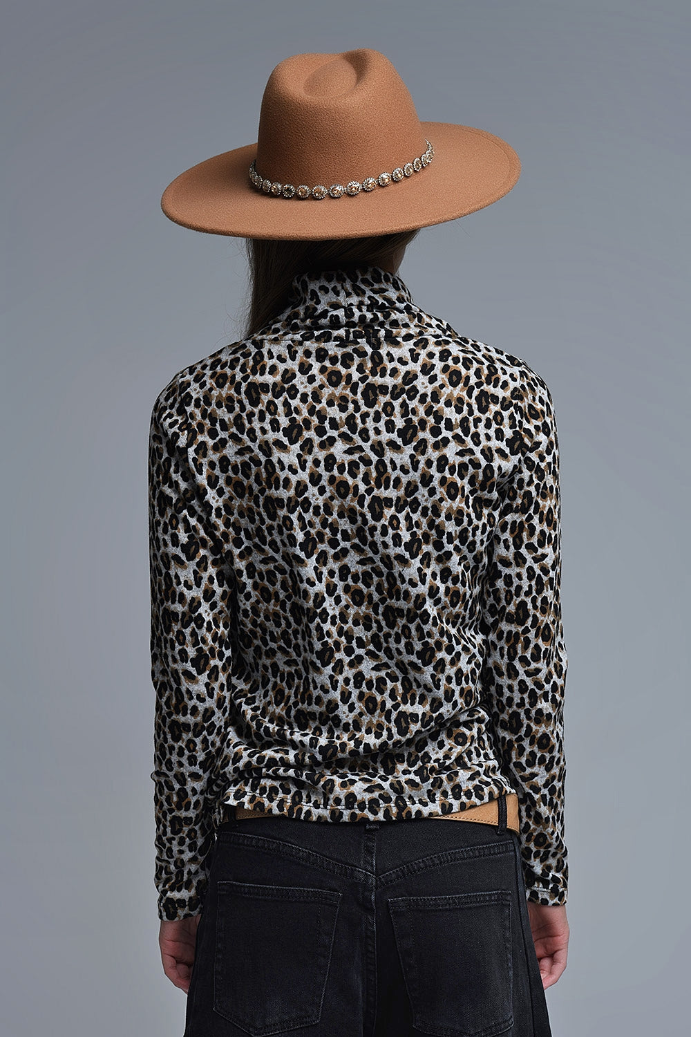 Long Sleeve Turtleneck Top in Brown Leopard Print