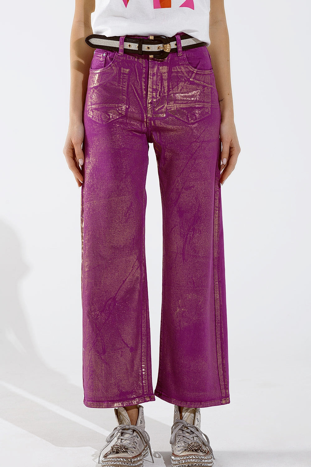 Q2 Magenta Wide Leg Jeans With Metallic Finish In Gold