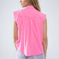 Blusa rosa con botones y sin mangas y cuello mao